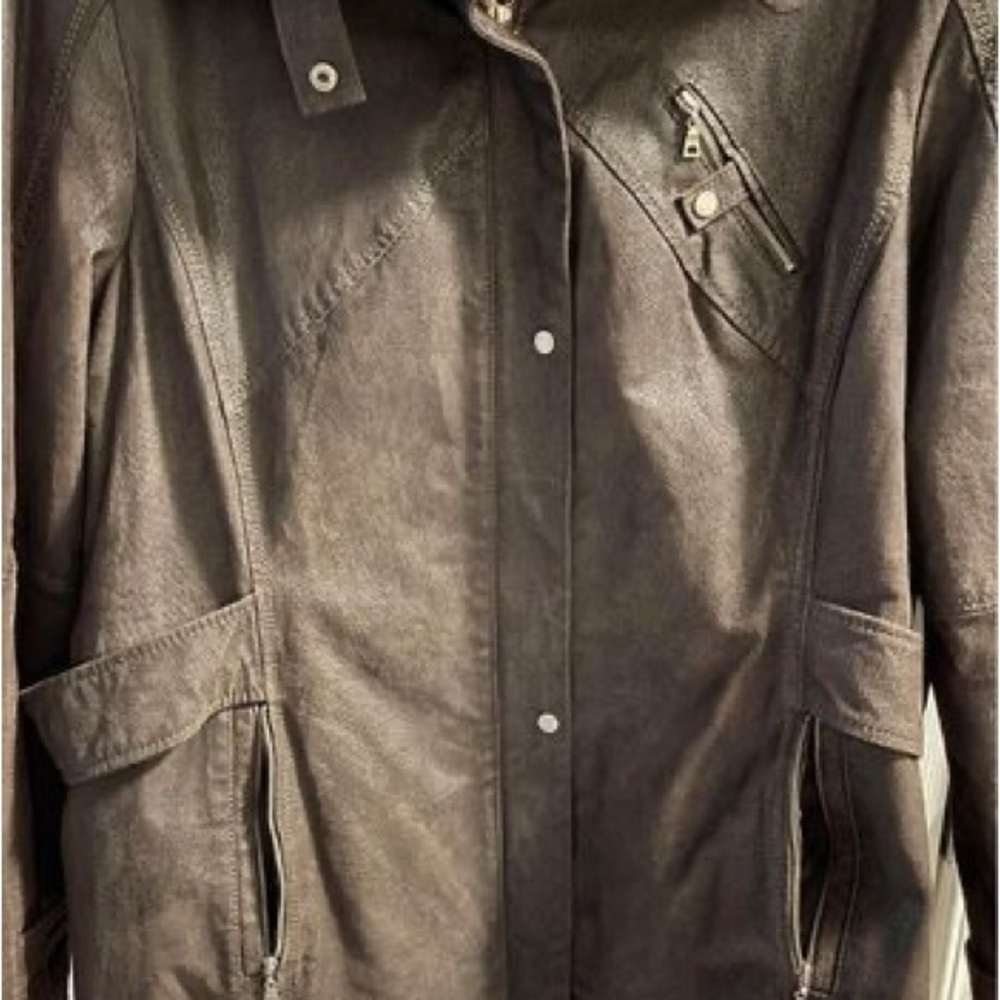 Danier woman’s brown leather coat with removable faux fur collar